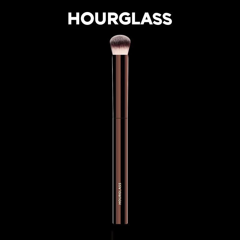 No.19 Vanish Seamless Finish Concealer Brush Ultra Soft Fiber Hair Fashion Design High Quality